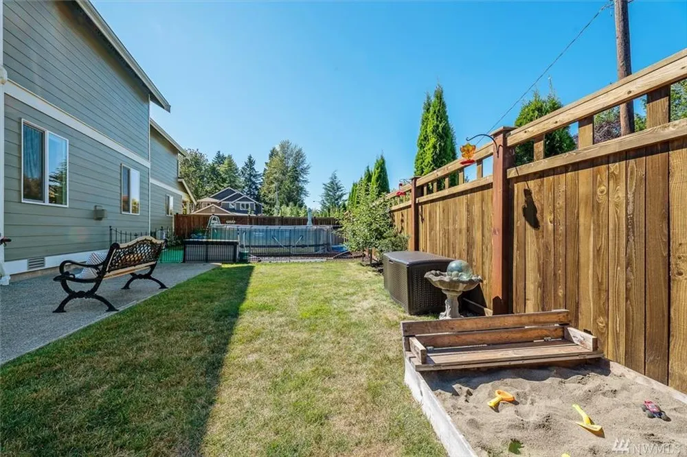 16208 3rd Ave S, Burien, WA 98148