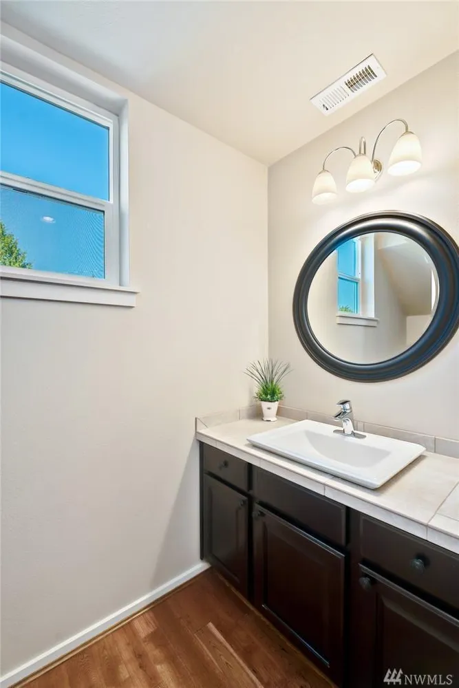 16208 3rd Ave S, Burien, WA 98148