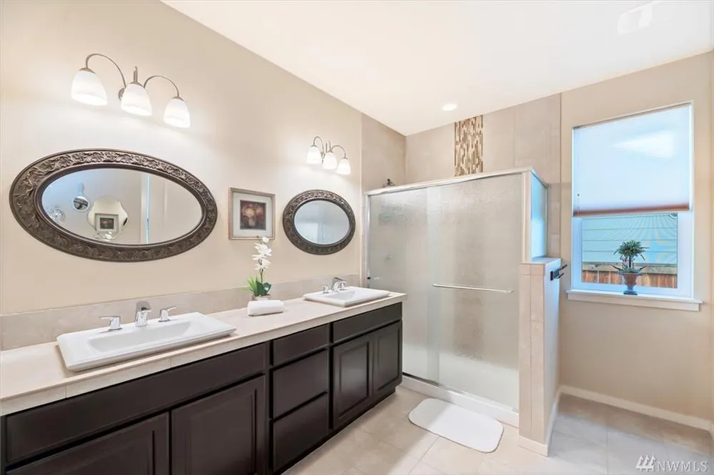 16208 3rd Ave S, Burien, WA 98148
