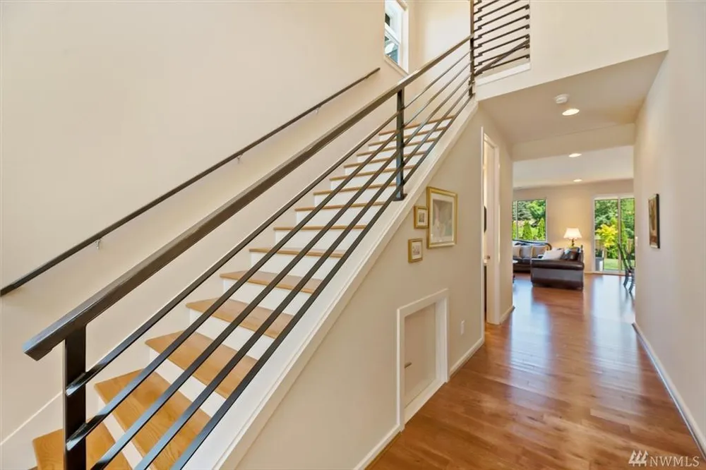 16208 3rd Ave S, Burien, WA 98148