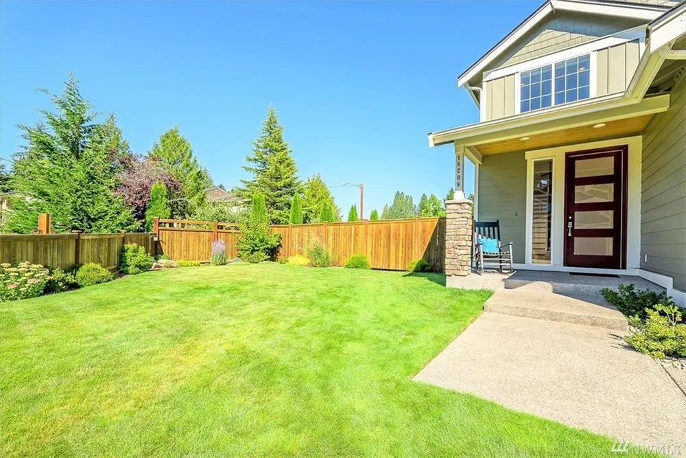 16208 3rd Ave S, Burien, WA 98148