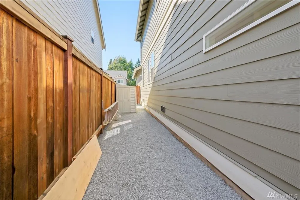 16208 3rd Ave S, Burien, WA 98148