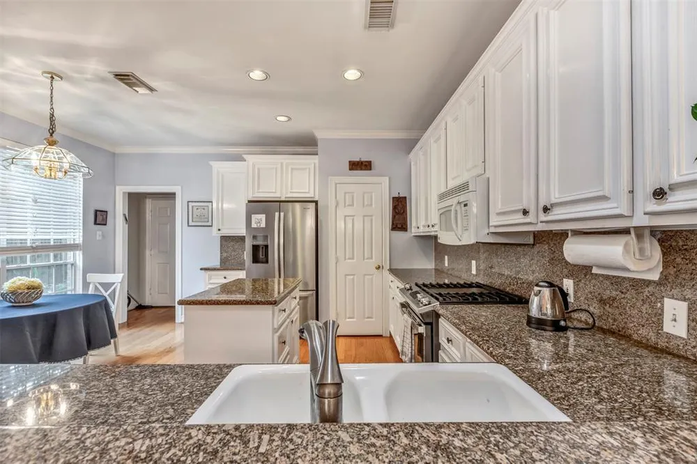 1202 Joe Annie St, Houston, TX 77019