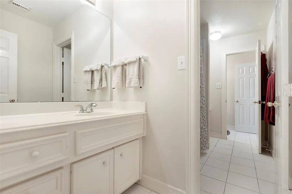 1202 Joe Annie St, Houston, TX 77019