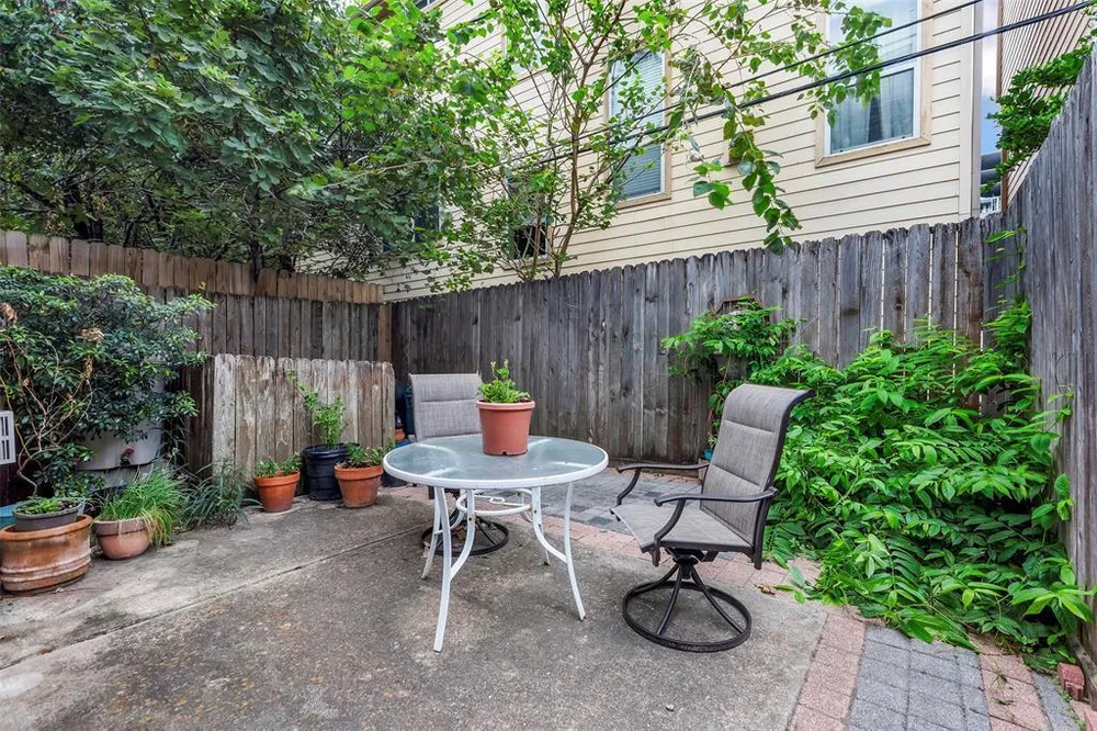 1202 Joe Annie St, Houston, TX 77019