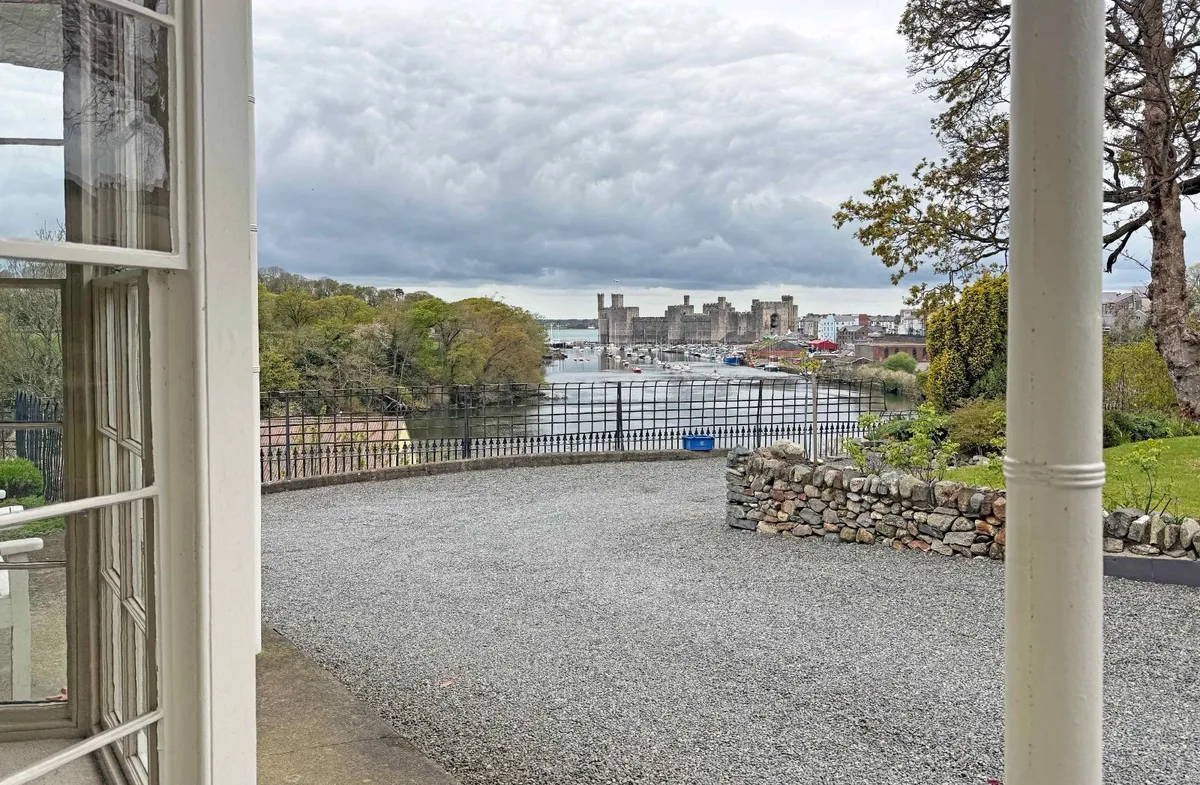 South Road, Caernarfon, Gwynedd, LL55