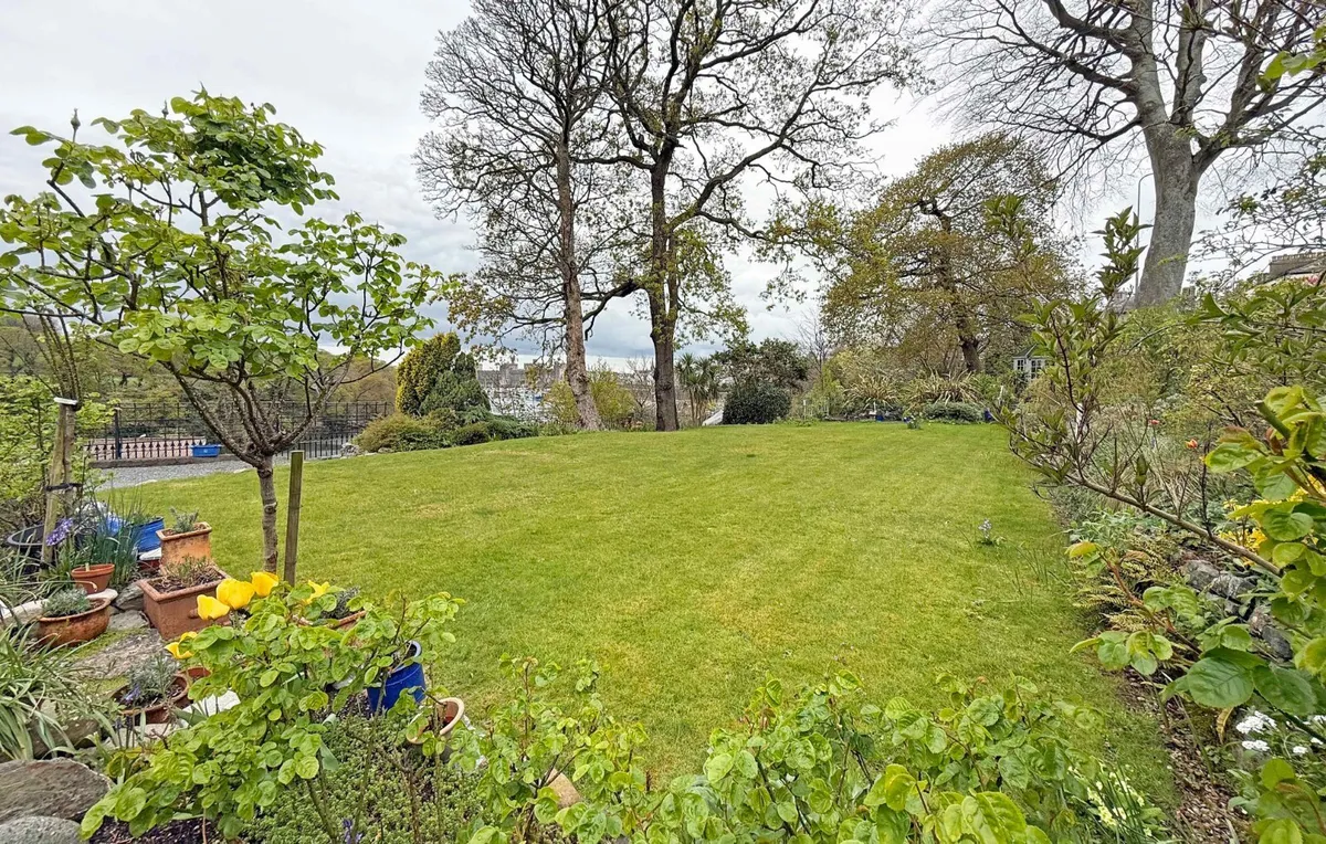 South Road, Caernarfon, Gwynedd, LL55
