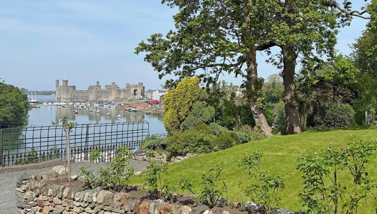 South Road, Caernarfon, Gwynedd, LL55