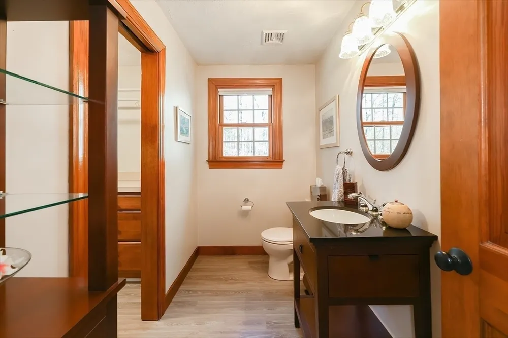346 Oak St, Franklin, MA 02038