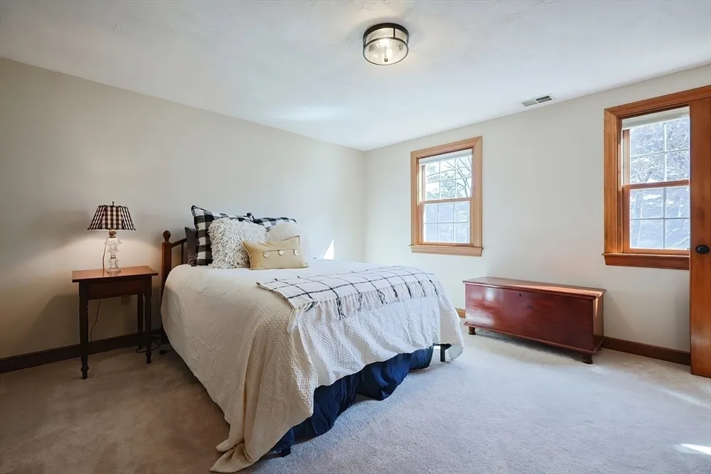 346 Oak St, Franklin, MA 02038