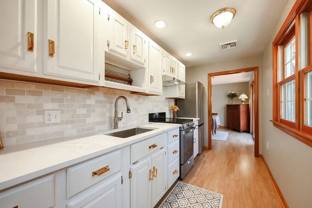 346 Oak St, Franklin, MA 02038