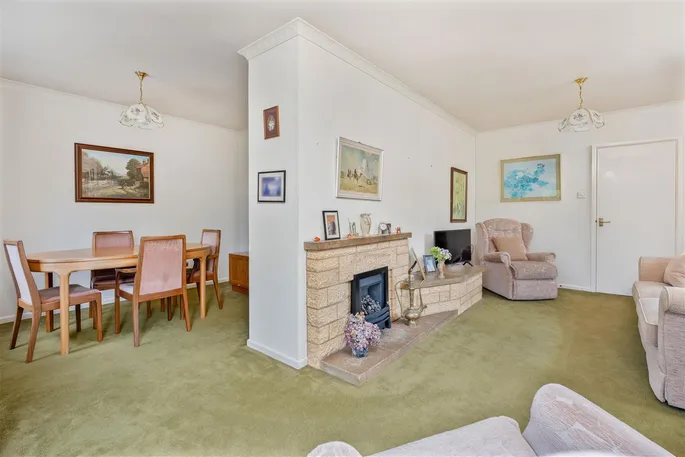 Property carousel image 3