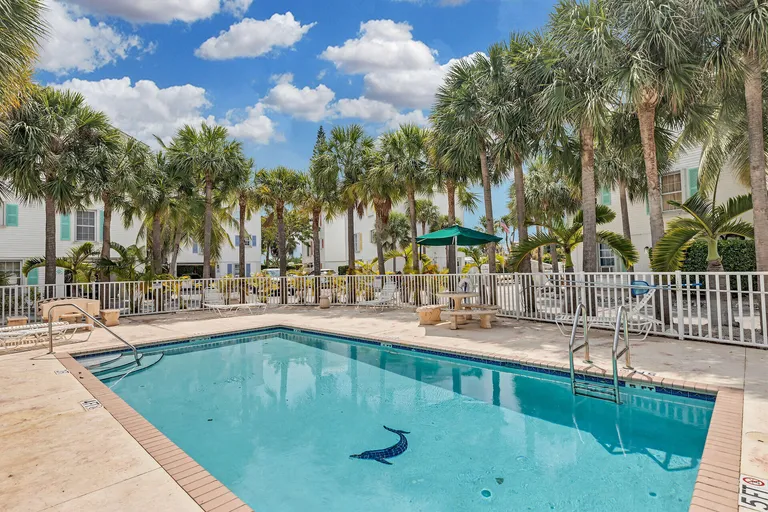339 25th St, Marathon, FL 33050