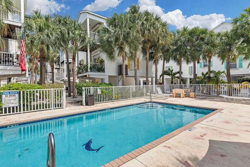 339 25th St, Marathon, FL 33050