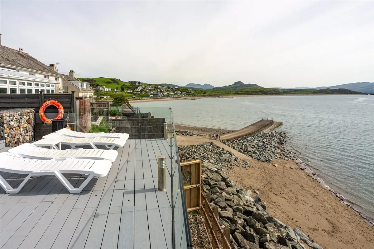 Castle Street, Criccieth, Gwynedd, LL52
