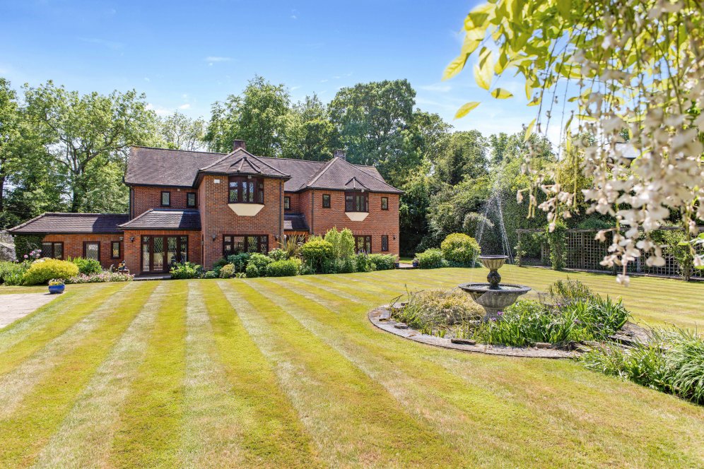 5 bedroom property for sale in Mill Lane, Chalfont St. Giles