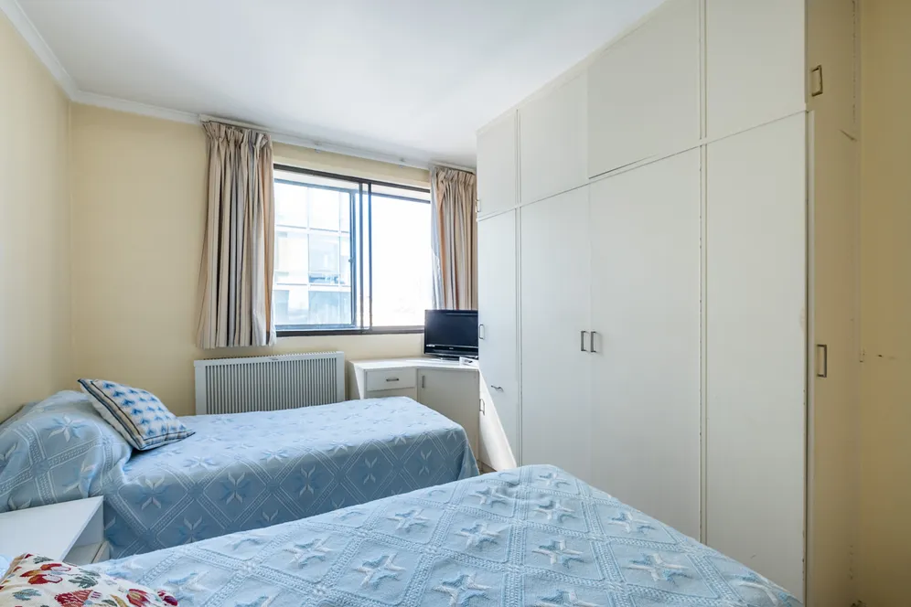 Grosvenor Road, London, SW1V photo 8