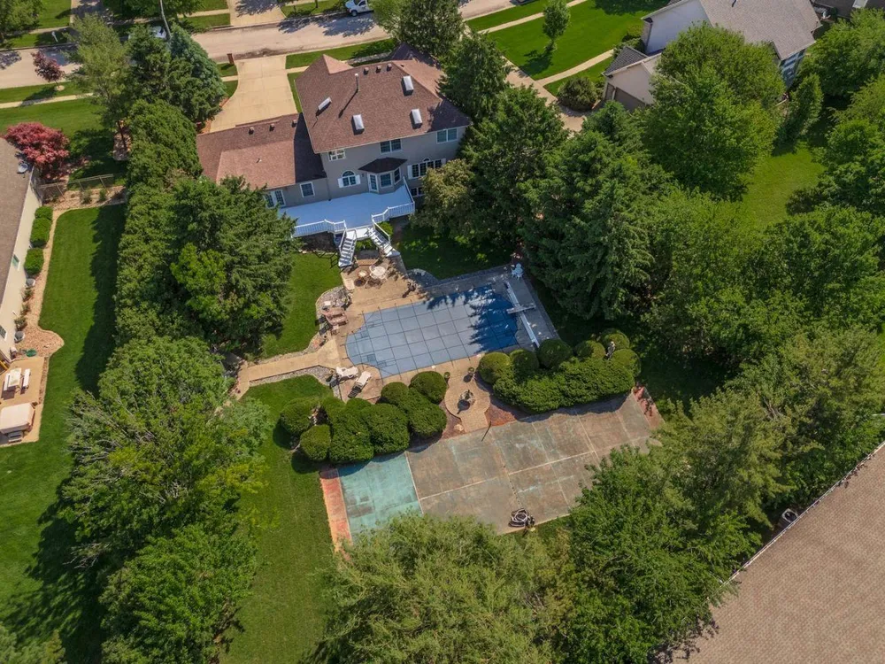7 Smokey Ct, Bloomington, IL 61704