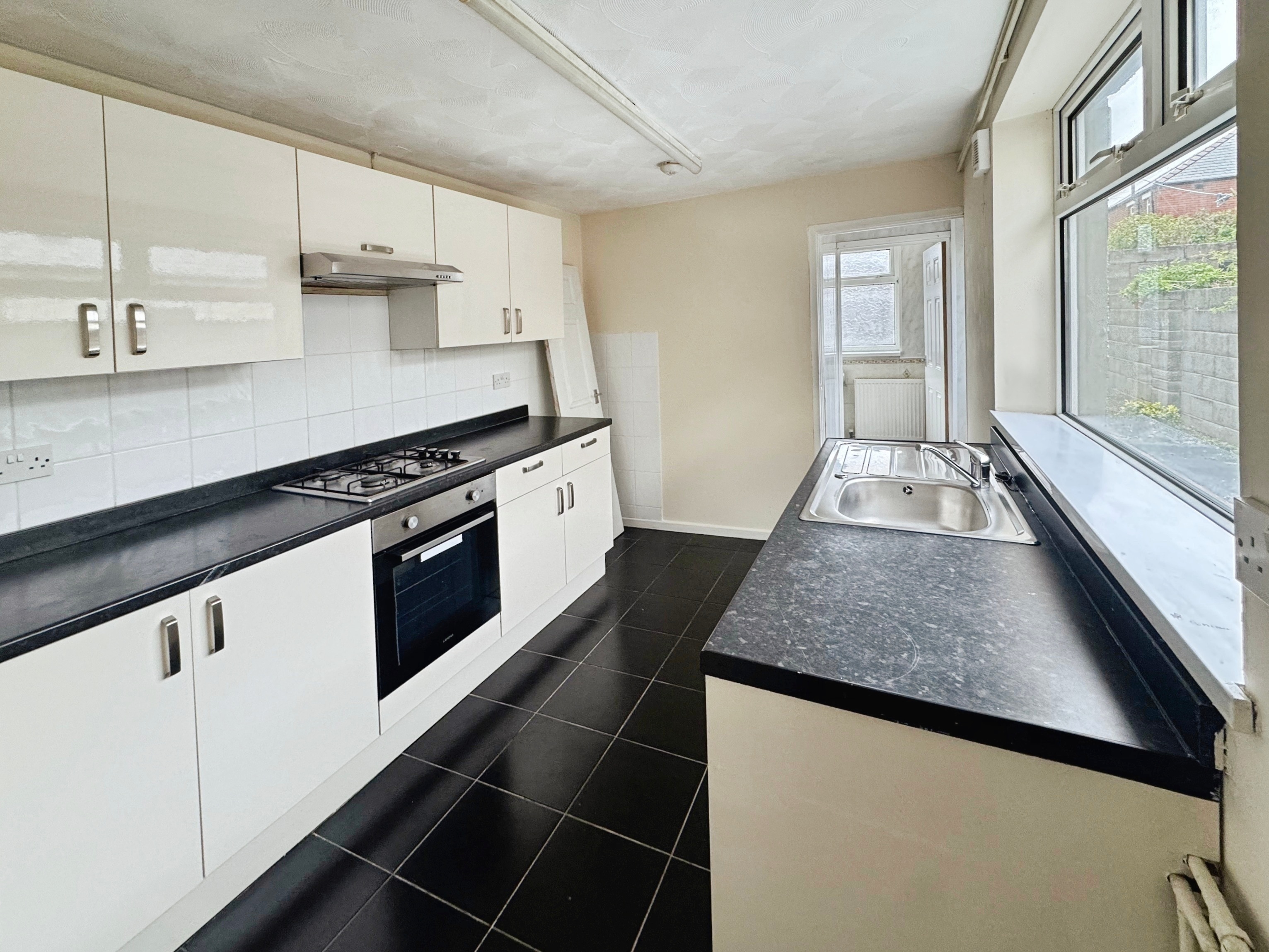 4 bedroom property to let in Romilly Crescent, CARDIFF - £1,900 pcm
