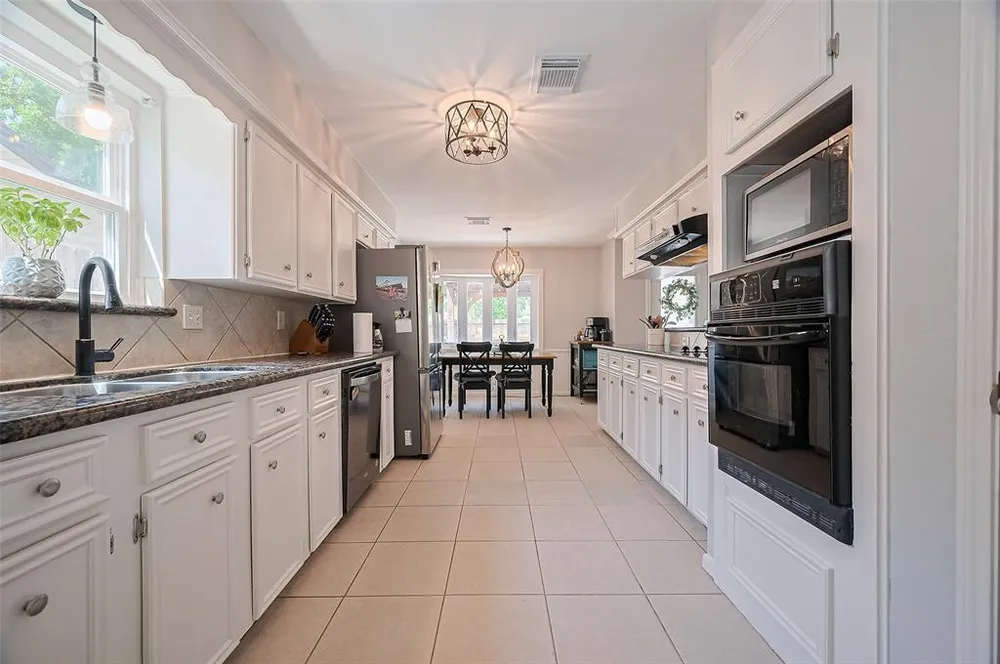 2322 Joel Wheaton Rd, Houston, TX 77077