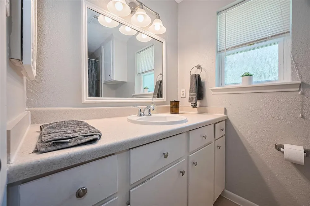 2322 Joel Wheaton Rd, Houston, TX 77077