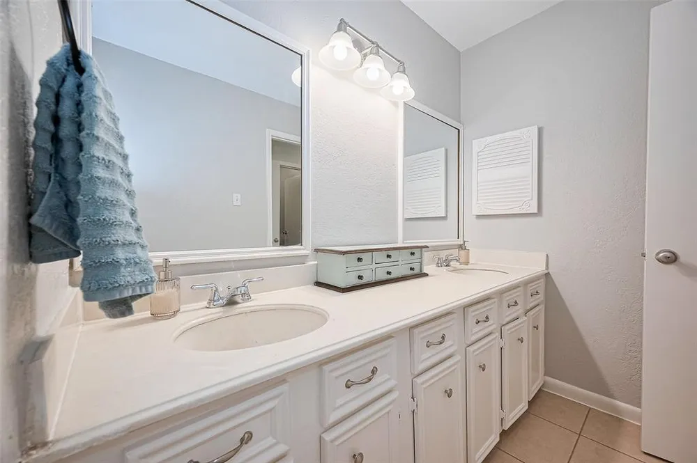 2322 Joel Wheaton Rd, Houston, TX 77077