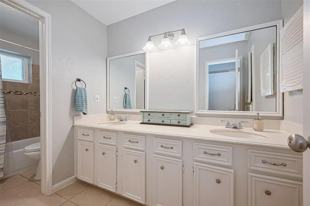 2322 Joel Wheaton Rd, Houston, TX 77077