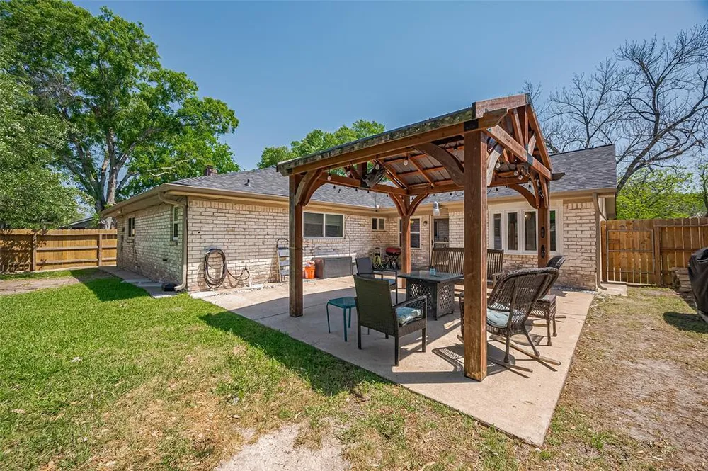 2322 Joel Wheaton Rd, Houston, TX 77077