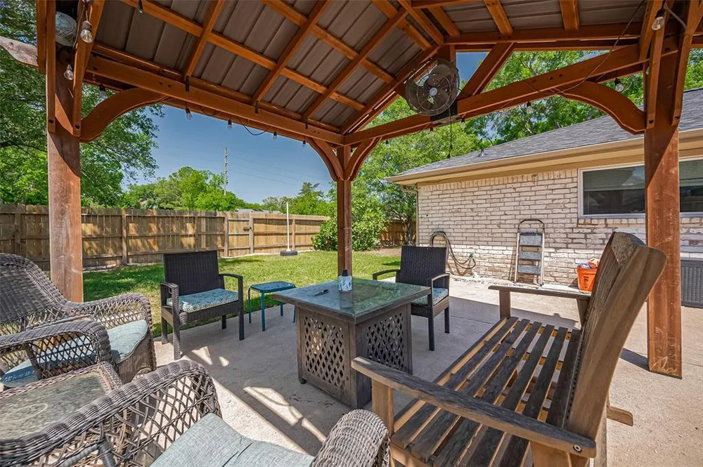 2322 Joel Wheaton Rd, Houston, TX 77077