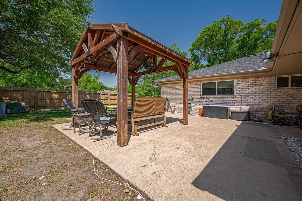2322 Joel Wheaton Rd, Houston, TX 77077