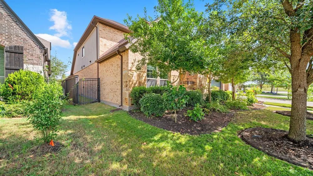 810 Sunbeam Creek Ct, Richmond, TX 77406