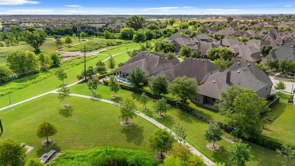 810 Sunbeam Creek Ct, Richmond, TX 77406
