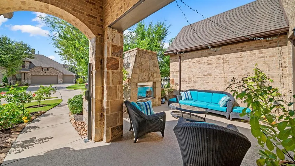 810 Sunbeam Creek Ct, Richmond, TX 77406
