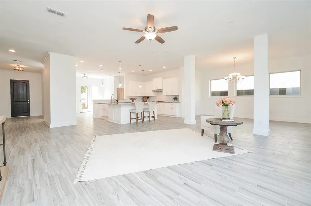 810 Sunbeam Creek Ct, Richmond, TX 77406
