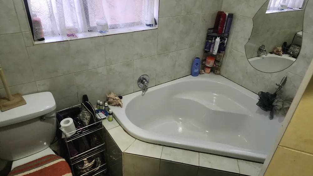 South Africa, Gauteng, Wychwood, Japonica Road, 9