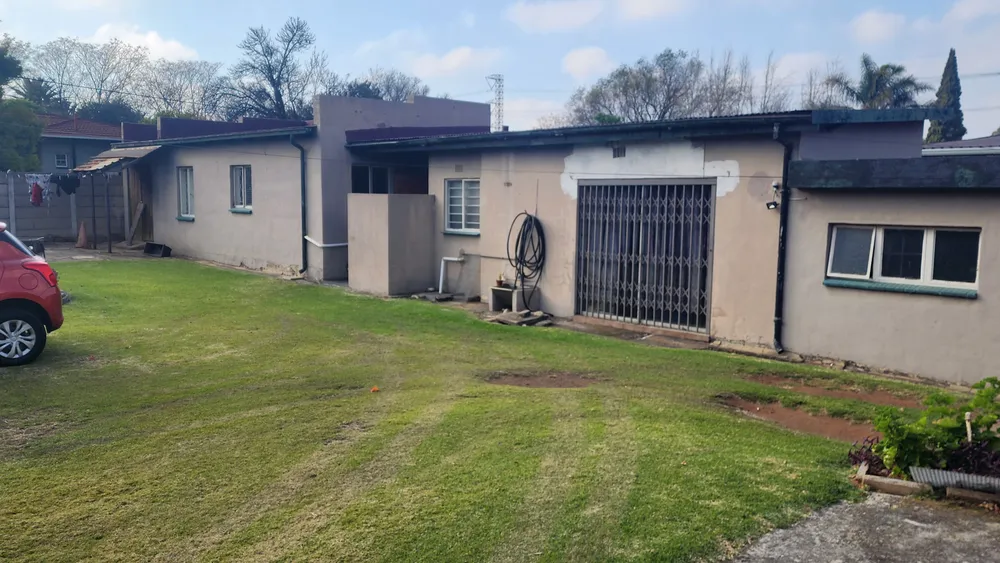 South Africa, Gauteng, Wychwood, Japonica Road, 9