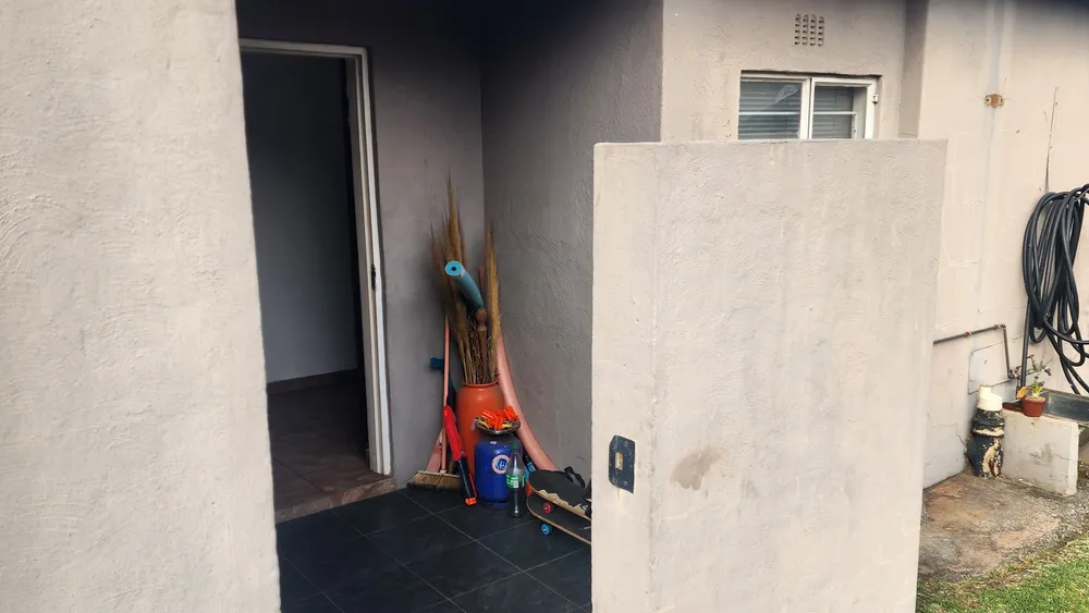 South Africa, Gauteng, Wychwood, Japonica Road, 9