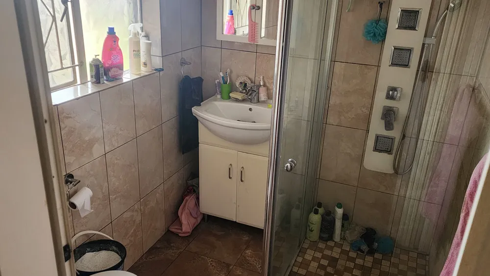 South Africa, Gauteng, Wychwood, Japonica Road, 9