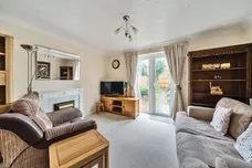 Westbury Gardens, Farnham, GU9 photo 3