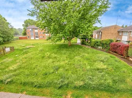 Burns Drive, Hemel Hempstead thumb 2