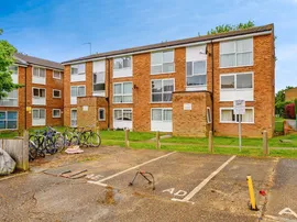 Burns Drive, Hemel Hempstead thumb 2