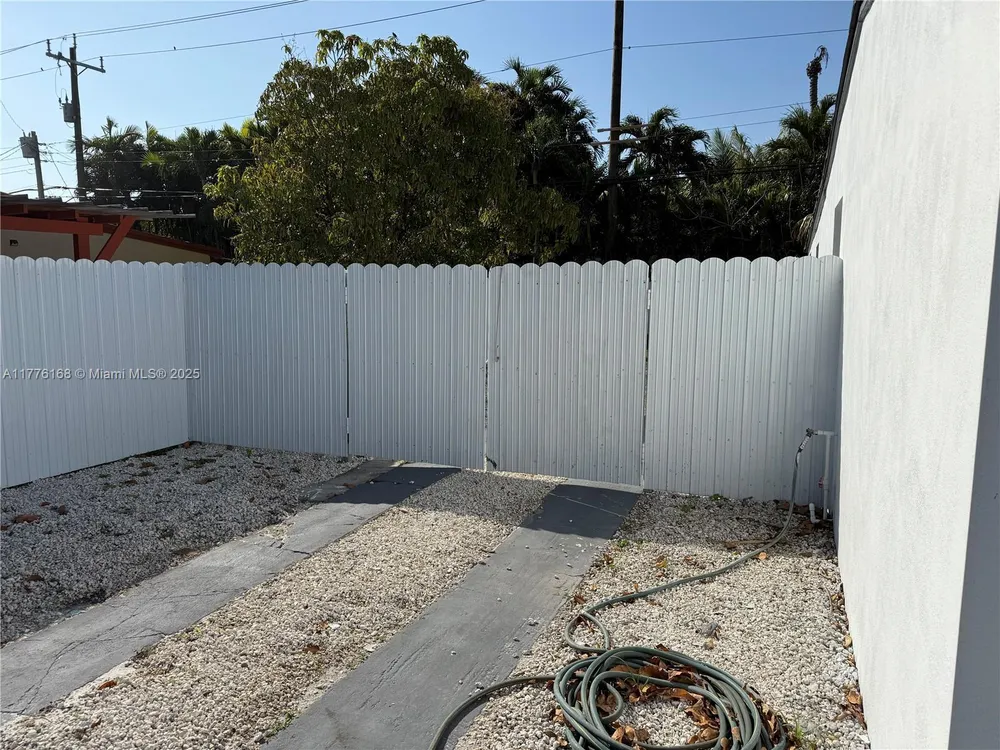 9950 SW 55th St, Miami, FL 33165