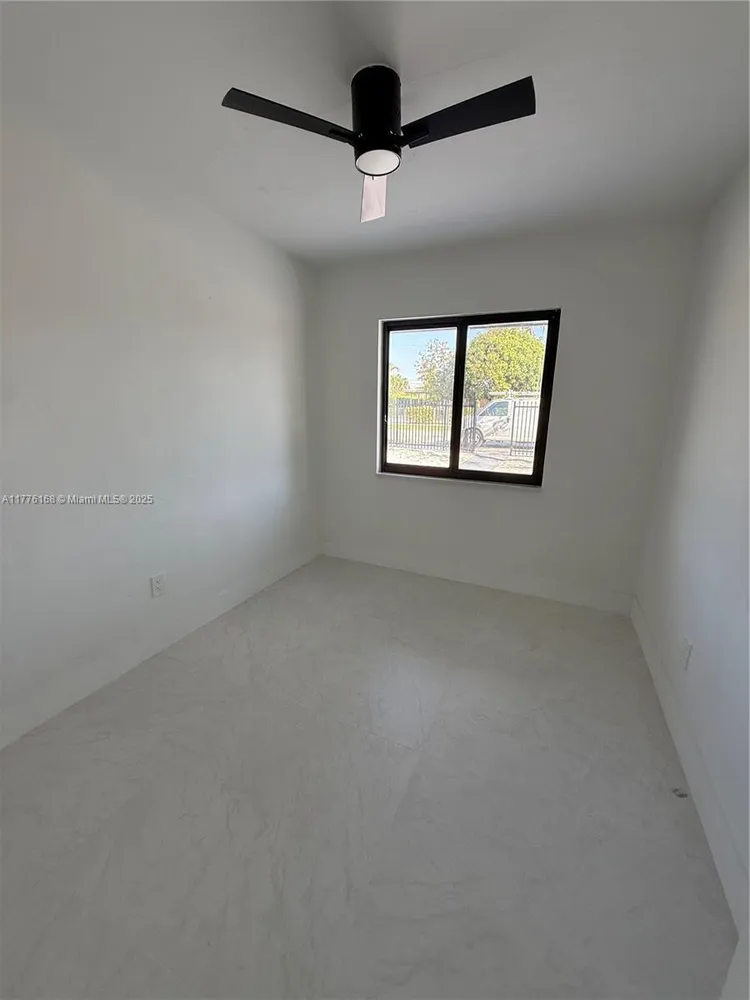 9950 SW 55th St, Miami, FL 33165