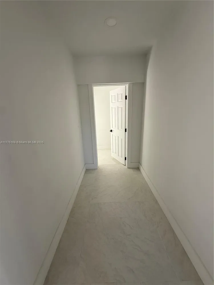 9950 SW 55th St, Miami, FL 33165