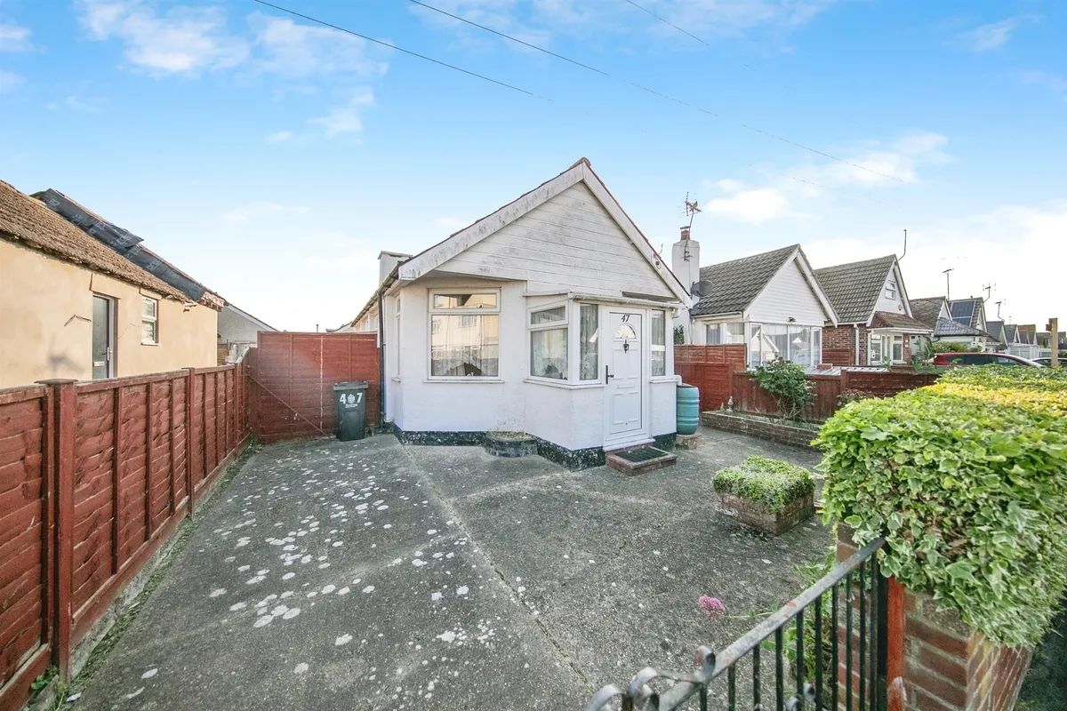 Rosemary Way, Jaywick, CLACTON-ON-SEA