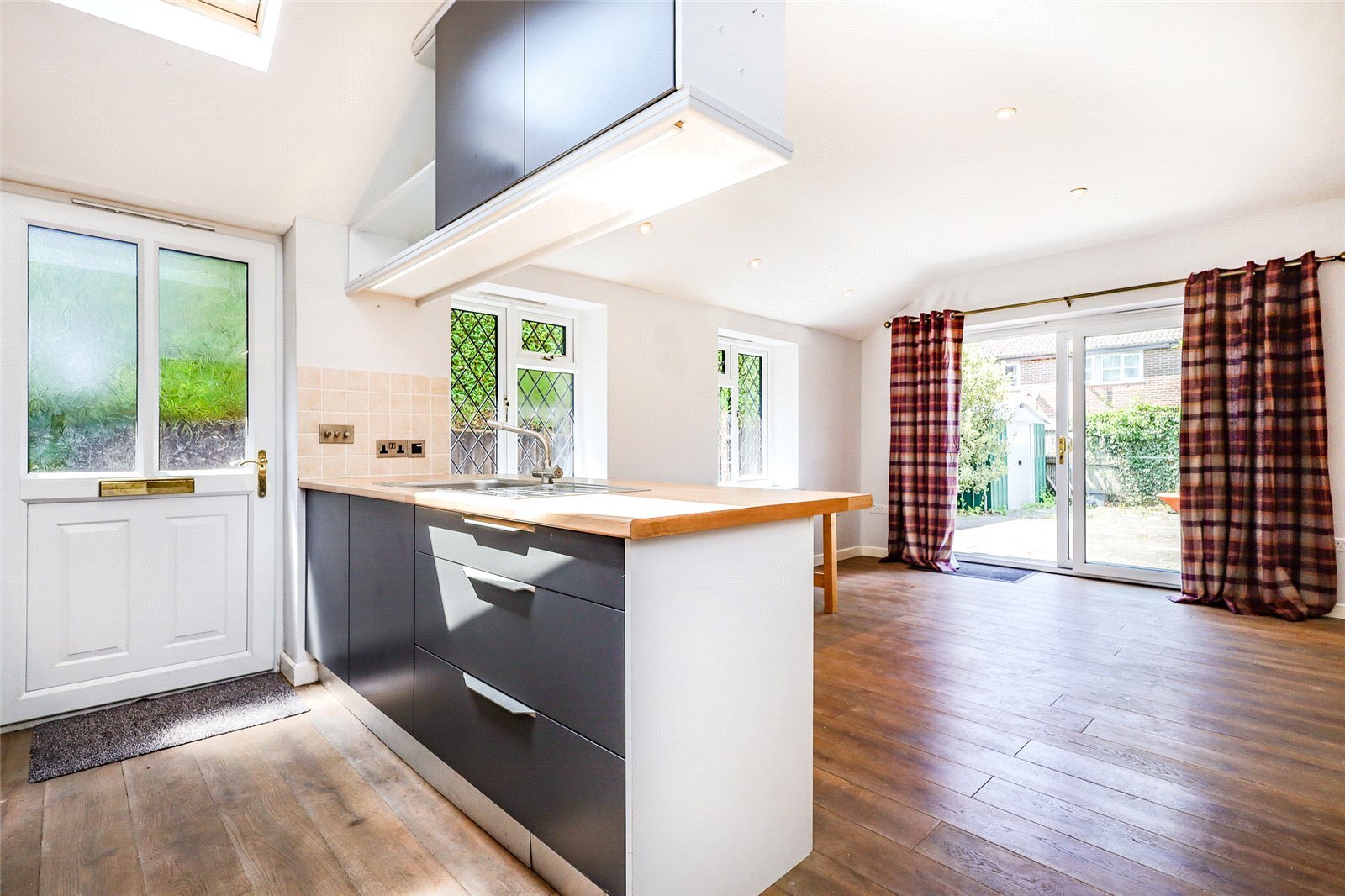 Forest Road, Liss, Hampshire, GU33 Image 4