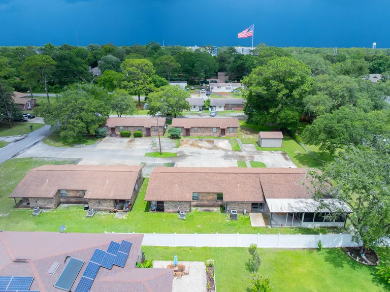 816 Lark St, Fort Walton Beach, FL 32547