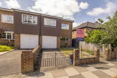Longford Close, Hampton, TW12 photo 1