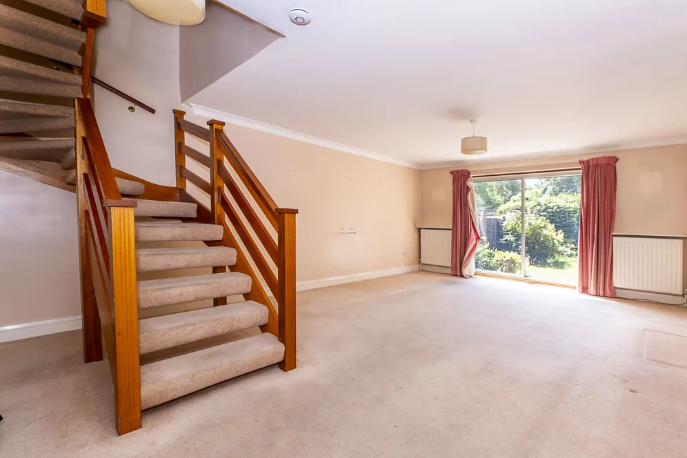 Longford Close, Hampton, TW12 photo 2