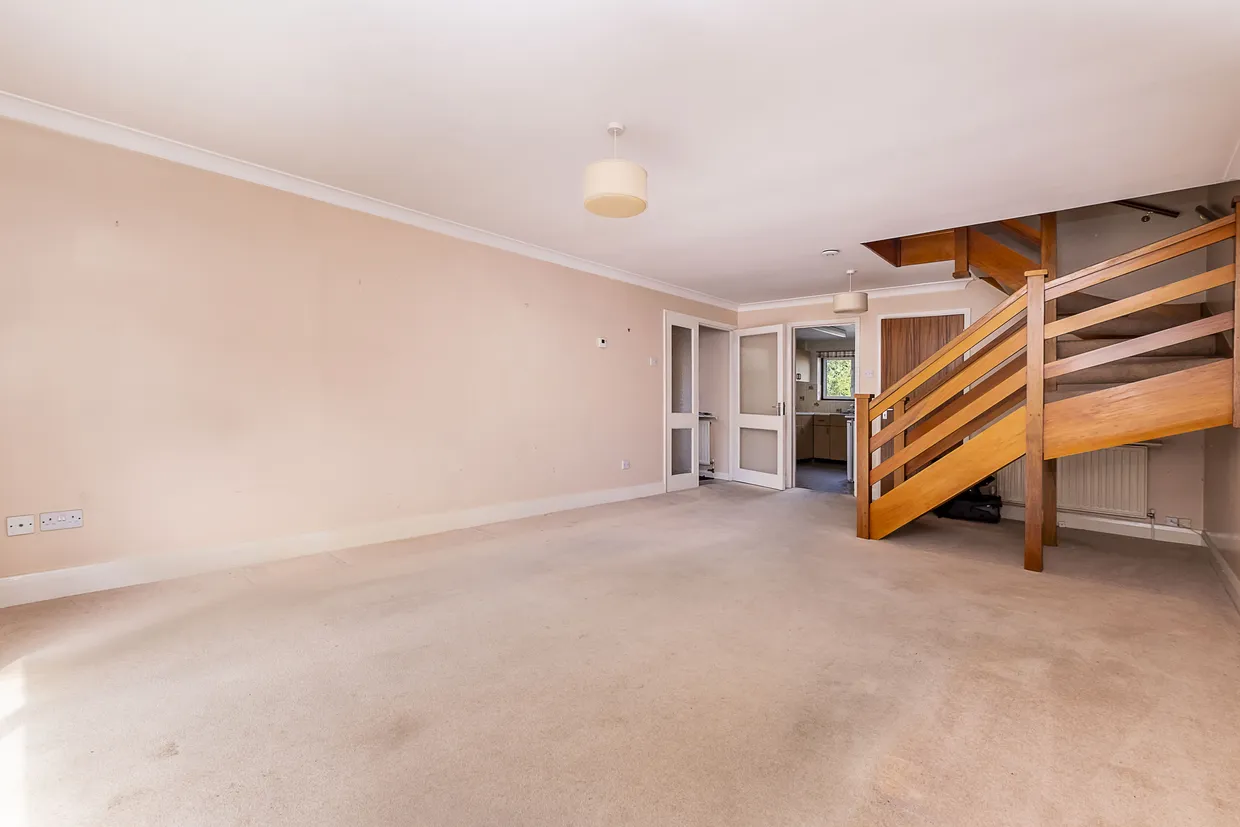 Longford Close, Hampton, TW12 photo 6